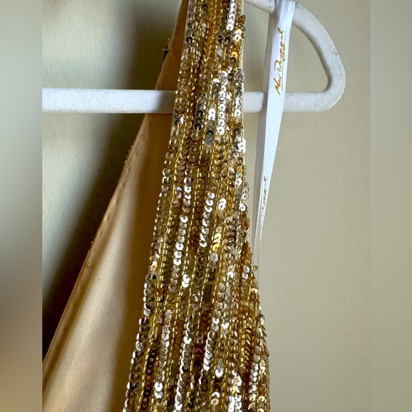 *NEW WITH TAGS* MAC DUGGAL Nude Pale Gold Sequin Beaded Stripe Deep V-neck Gown - Picture 12 of 17